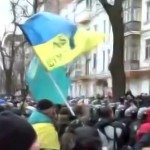 Радикалы остаются в захваченном отеле «Козацкий»: на Майдане появились покрышки